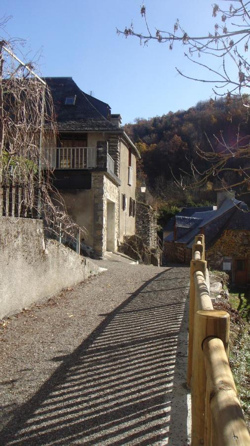 Gite Familial Fouga Bareilles Exteriör bild