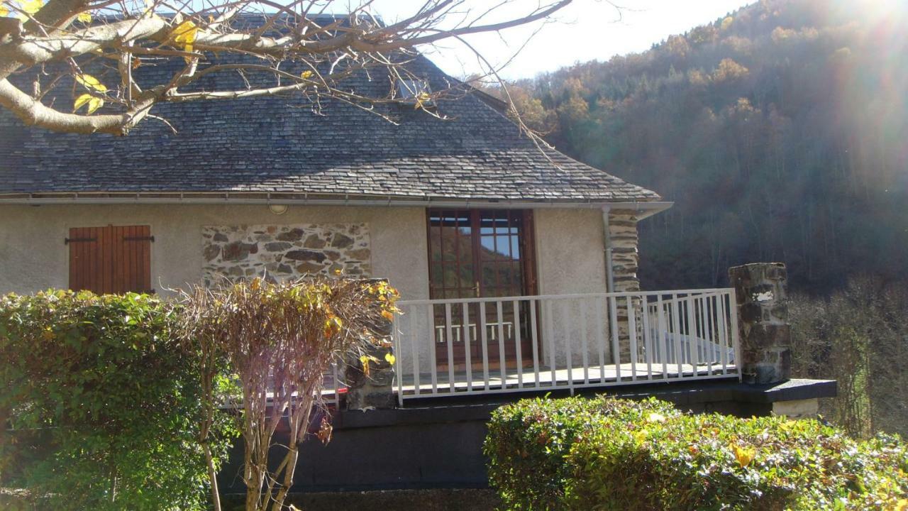 Gite Familial Fouga Bareilles Exteriör bild
