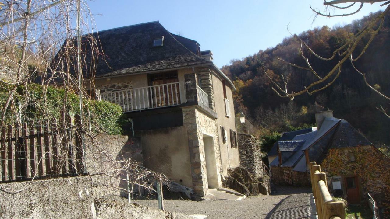 Gite Familial Fouga Bareilles Exteriör bild